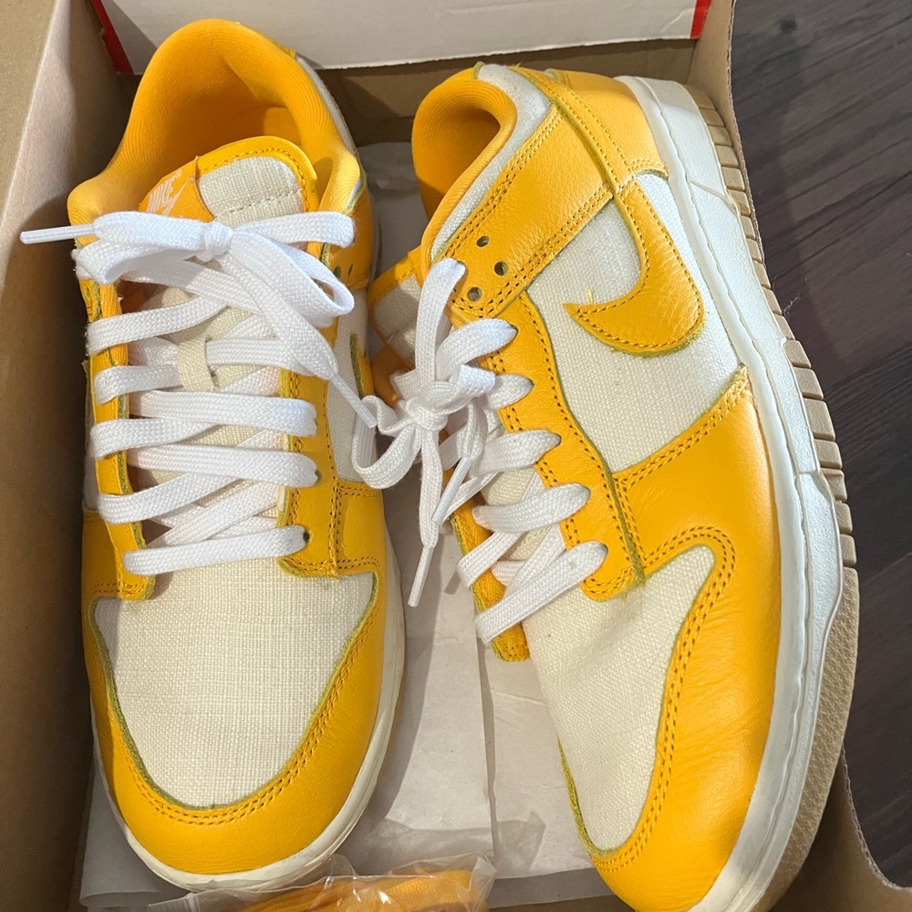 Nike Dunk Low - University Gold/Coconut Milk sz M9.5